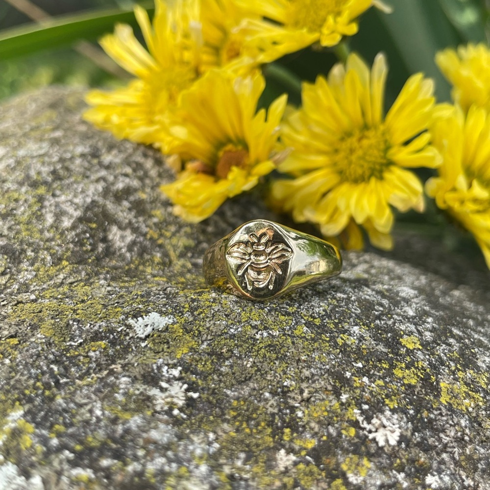 Golden Toned Bee Signet Ring